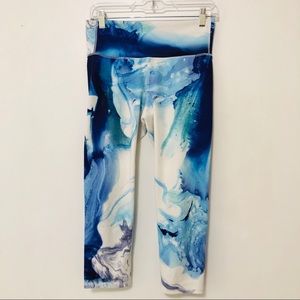 Athleta Powervita Water Print Capri Legging